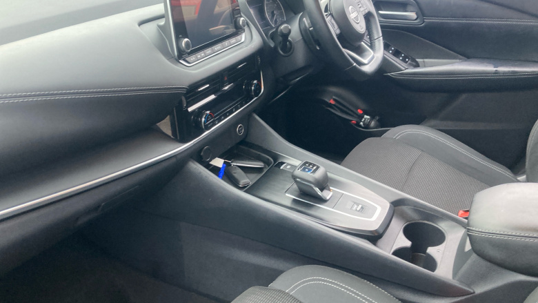 Nissan Qashqai 1.3 DiG-T MH 158 Acenta Premium 5dr Xtronic Petrol Hatchback